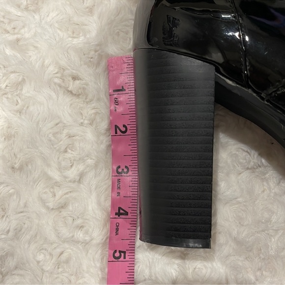 AlIT Patent Leather Block Chunky High Heel Boot. Size 9 black and White laces. - Picture 15 of 16